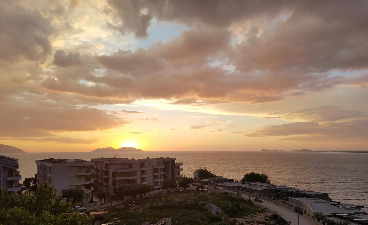 Sunset Hotel Roza Vlorë エクステリア 写真