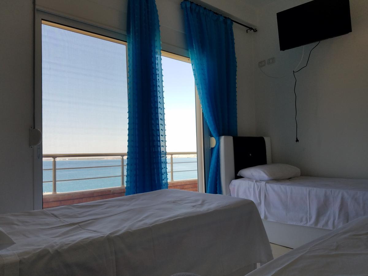 Sunset Hotel Roza Vlorë エクステリア 写真