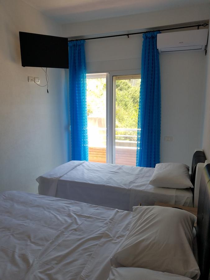 Sunset Hotel Roza Vlorë エクステリア 写真